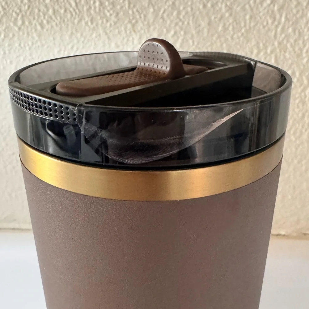 Stanley 30 oz Espresso Gold - Picture 3 of 4